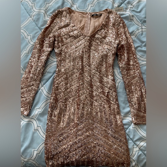 Dresses - Picture 3 of 5